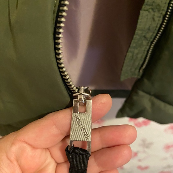 Hollister Dark Green Puffer Jacket - Picture 8 of 11